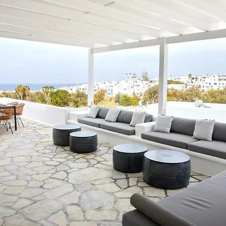 Victoria's Dream, In Paros * Naoussa